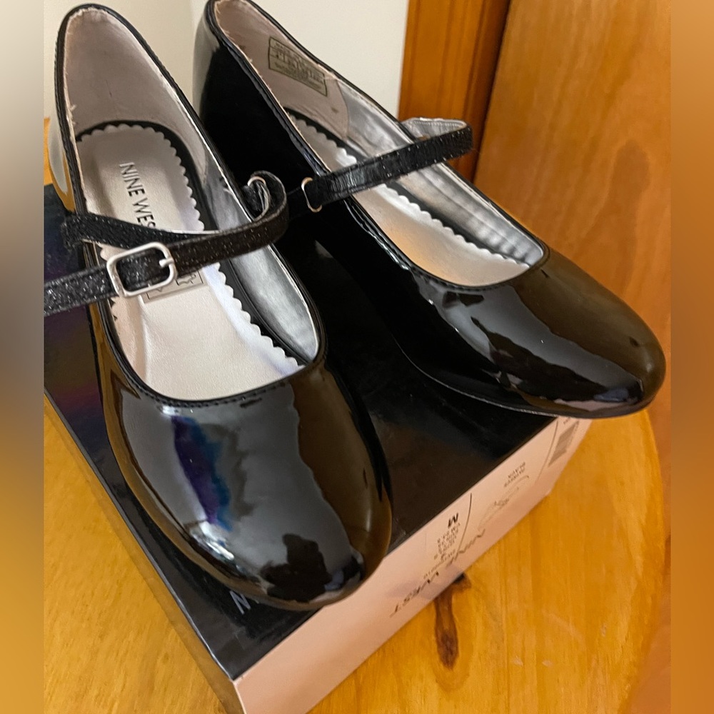 Girls MaryJane Shoes with Sparkle Heel!